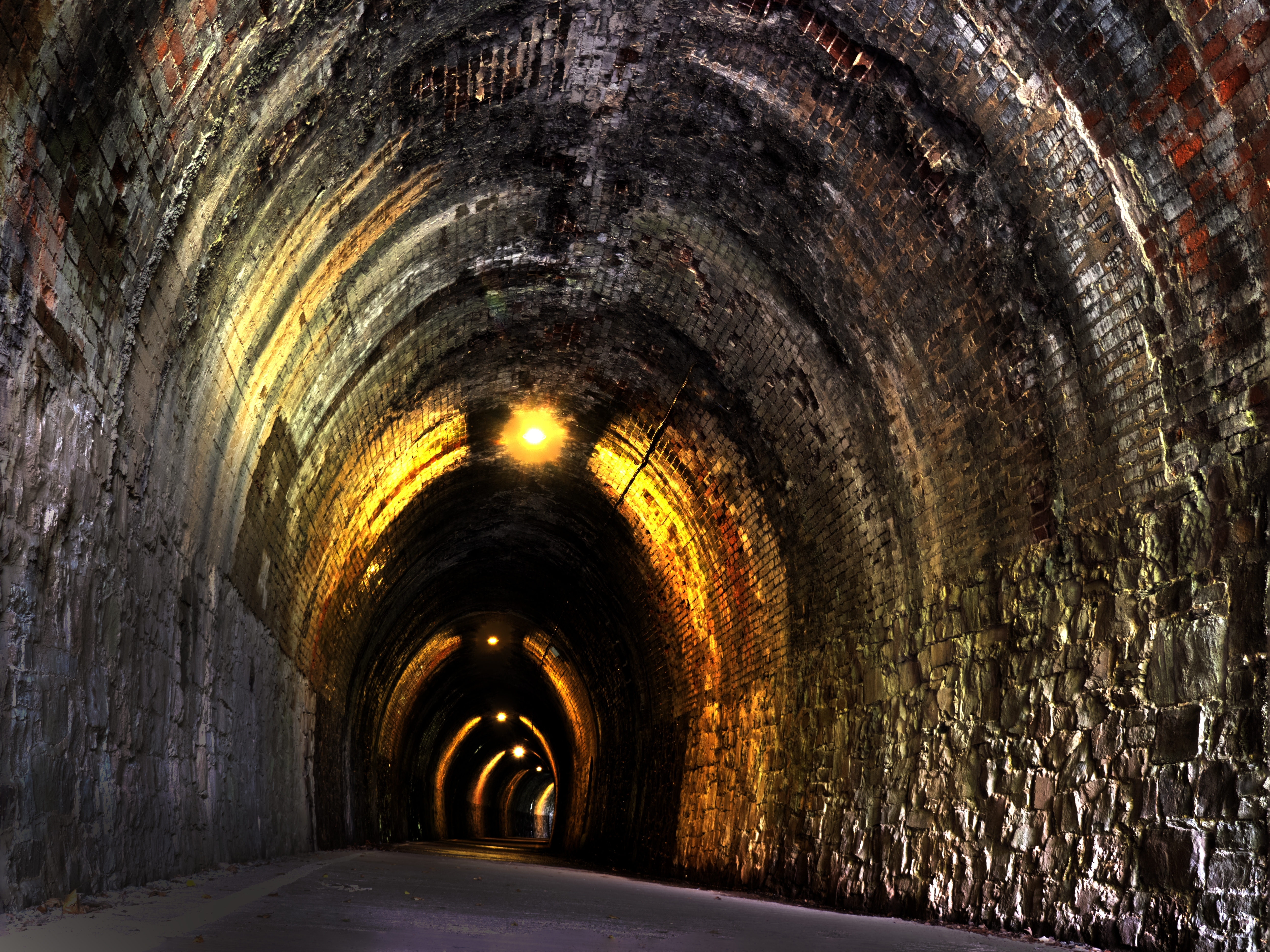 Tarka Trail Tunnel Running Race landcross tunnel